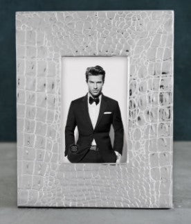 CROC-PATTERNED SILVER FRAME