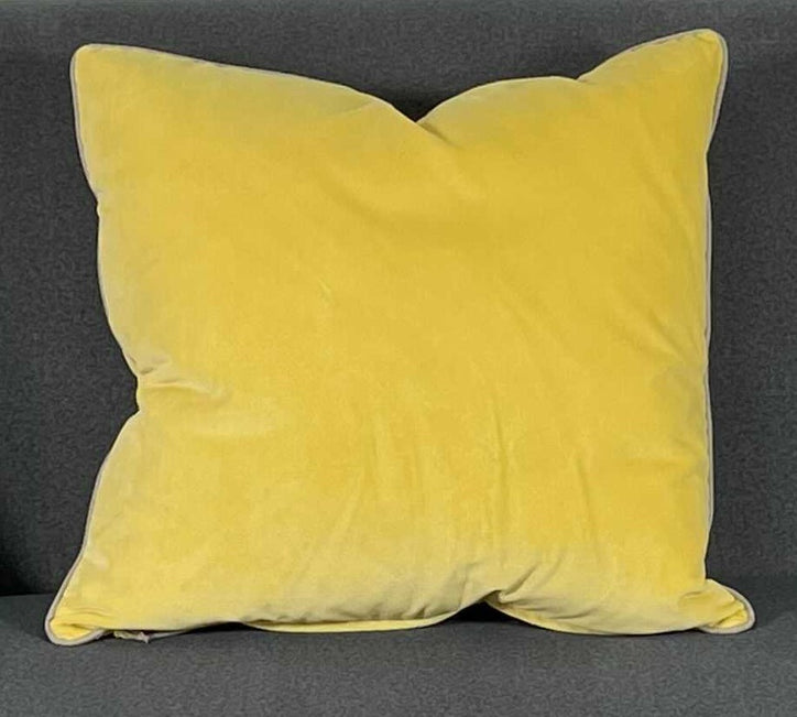 THROW PILLOW