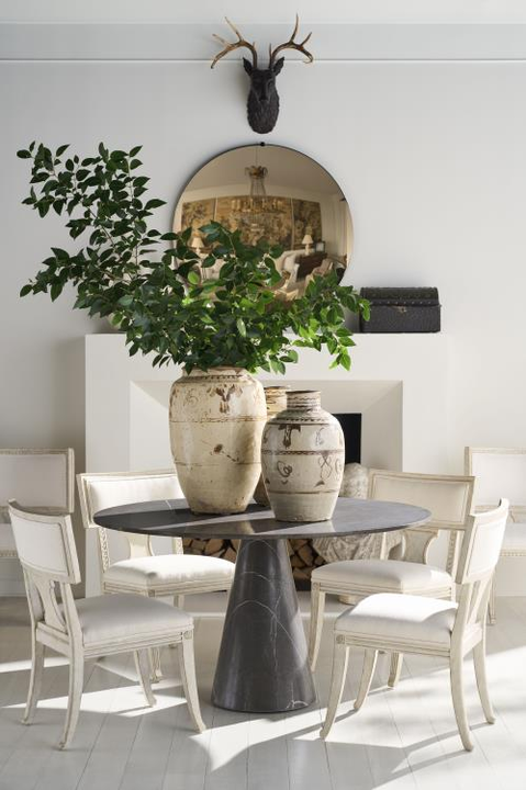 PONCHARTRAIN DINING TABLE TARA SHAW