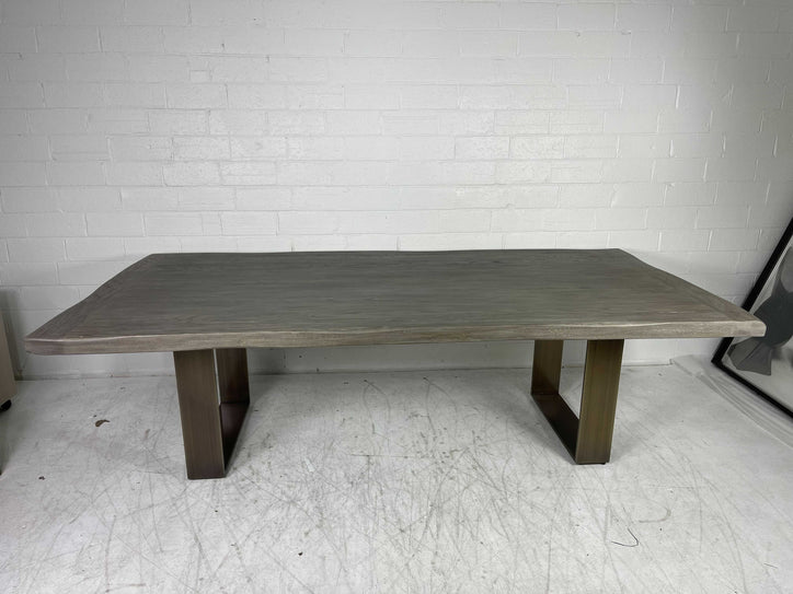 LEVI TABLE