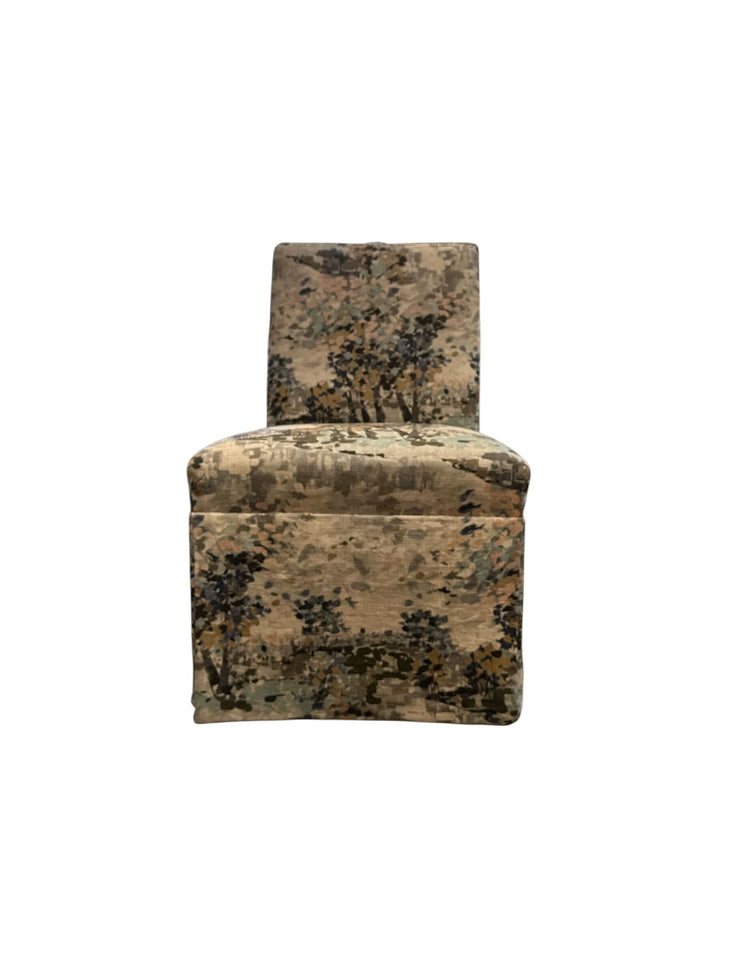 HOLLIS SKIRTED CHAIR