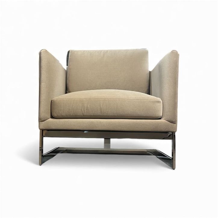 CLASSIC LOUNGE CHAIR