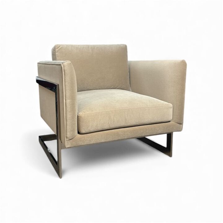 CLASSIC LOUNGE CHAIR